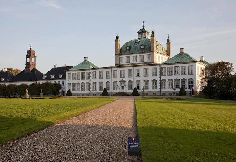Hotel Fredensborg Store Kro Zewnętrze zdjęcie